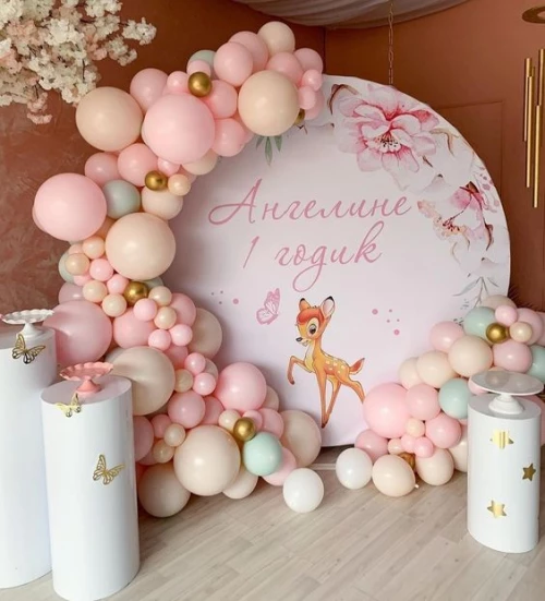 Фотозона из шаров Цветение сакуры