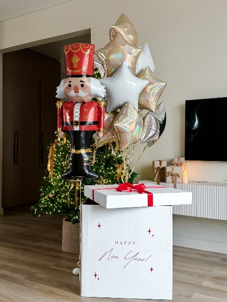 Коробка с шарами «Добрый Щелкунчик»