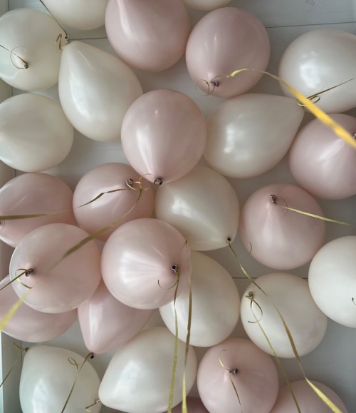 Шарики под потолок «Клубничное молоко» 30 шт